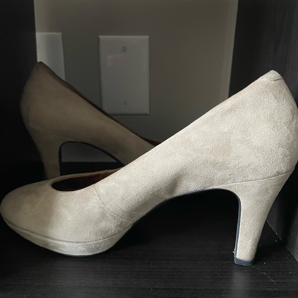 Clarks Beige Suede Heels